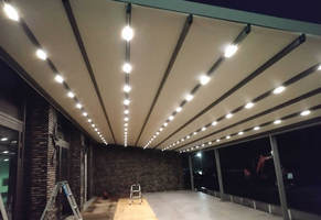 Herstellung bzw. Montage eines Dachüberstand mit LED-Beleuchtung